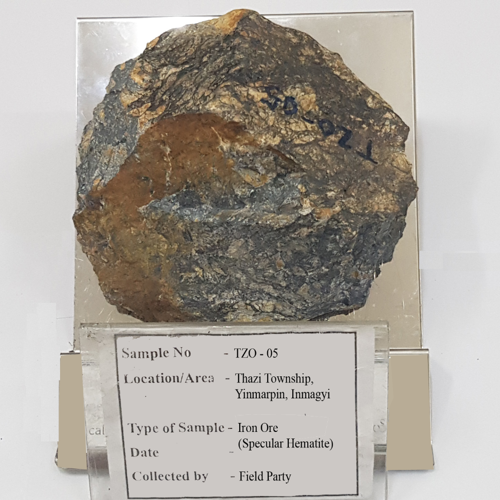 Iron Ore (Specular Hematite)_MM_Ore_09_2023.jpg